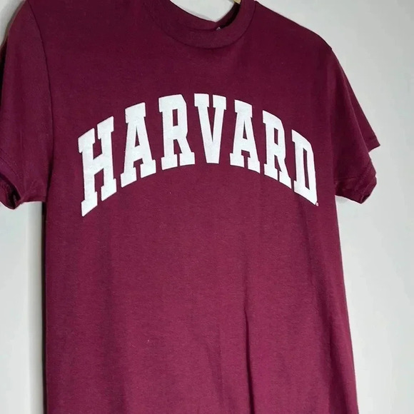 Harvard T-Shirt - Picture 3 of 5